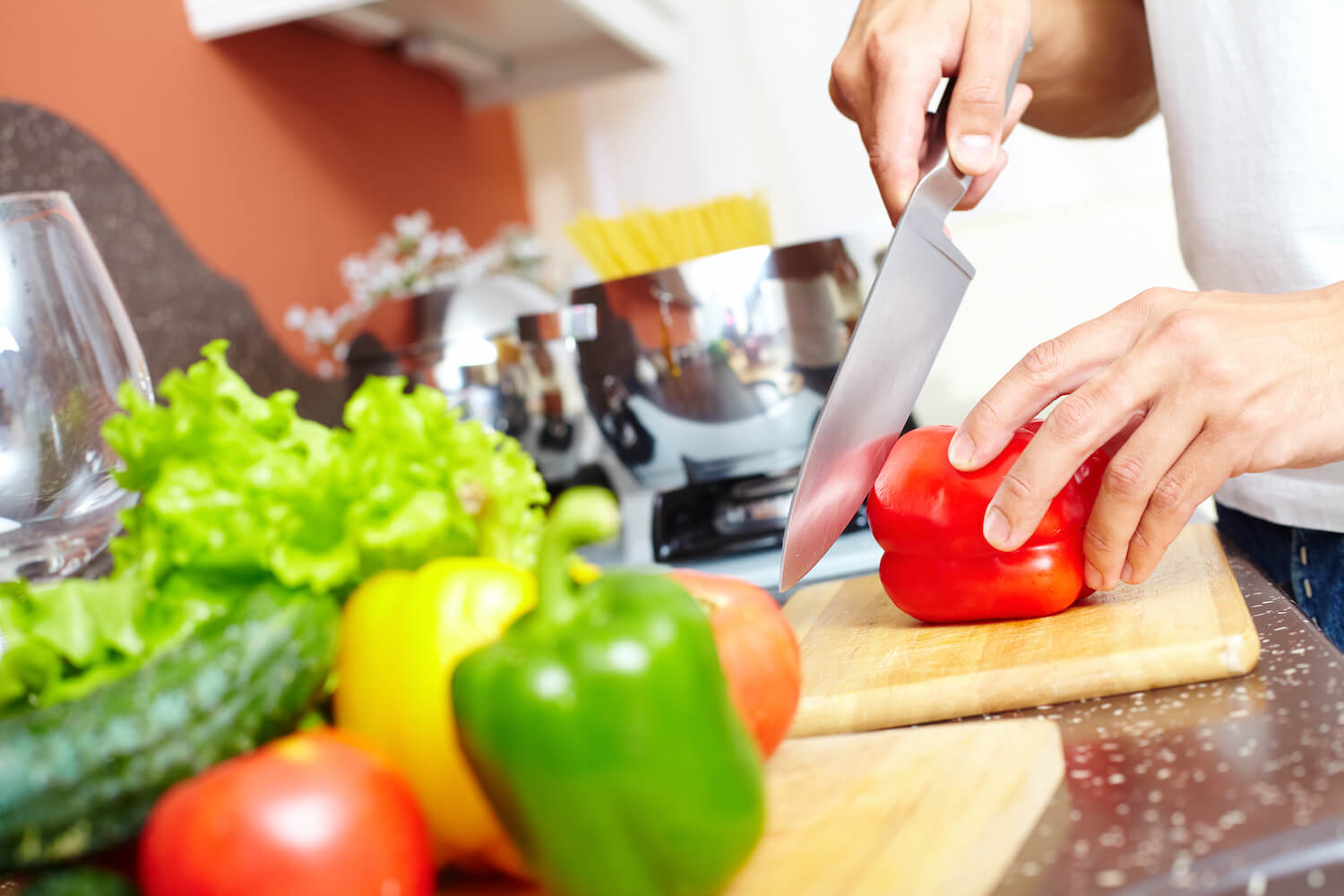 Why You Should Consider Hiring a Personal Chef Over a Private Chef